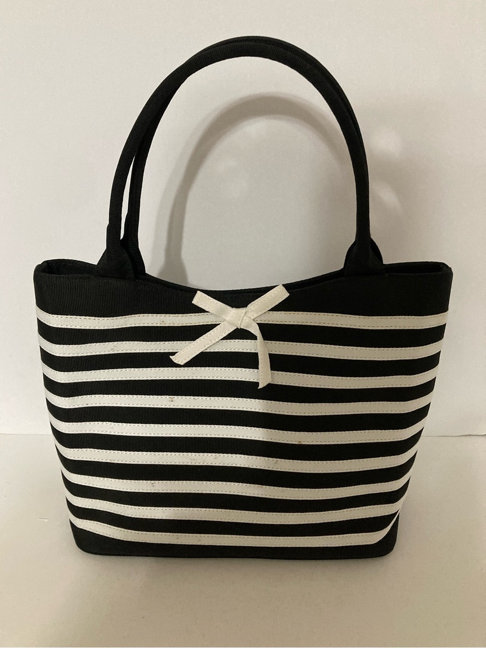 Black & White Striped Women’s Tote Bag. TShb1